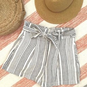 C&C California 100% Linen Striped Shorts - Size 4
